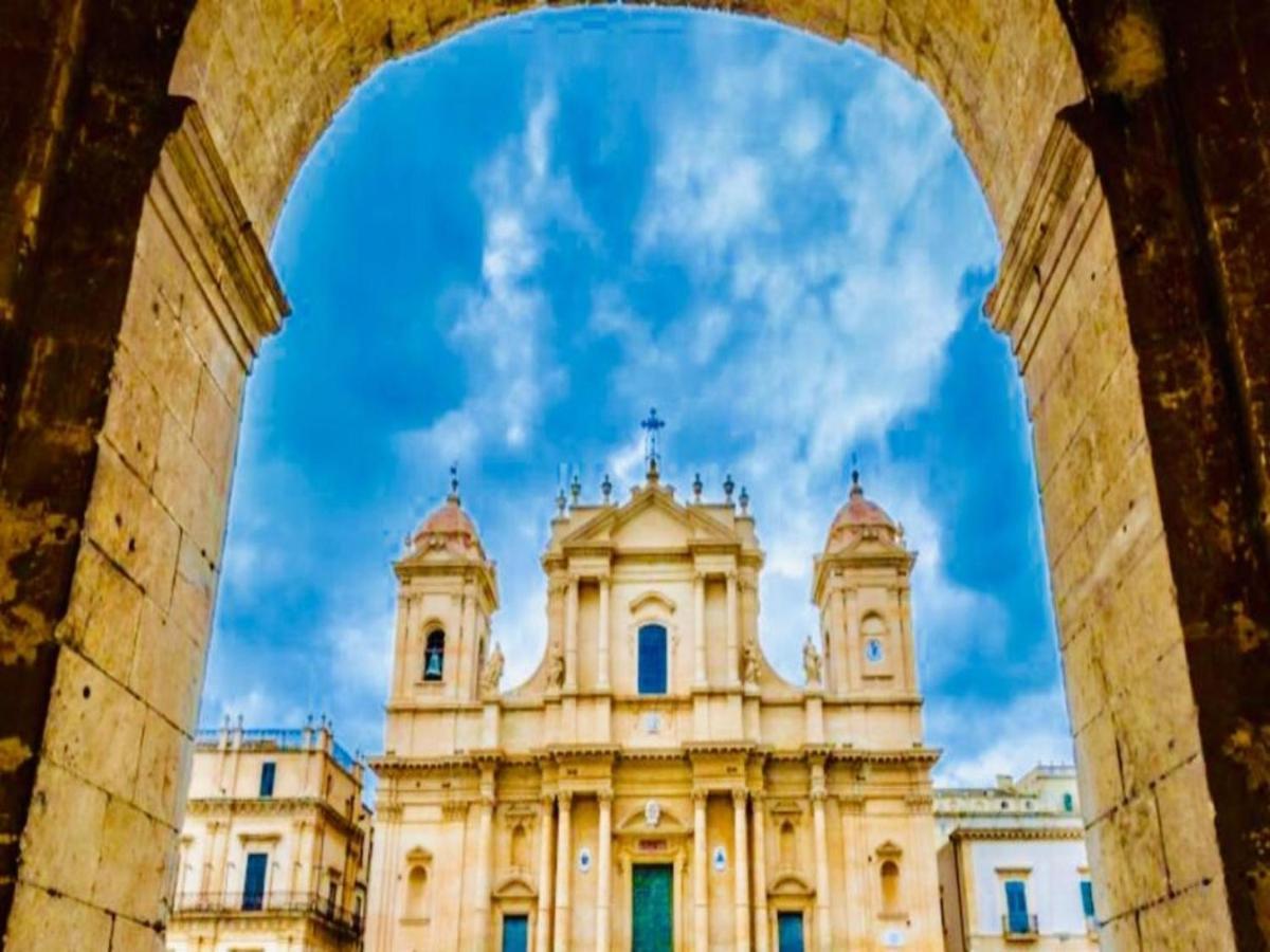 Ferienwohnung The Stone Garden Noto Exterior foto